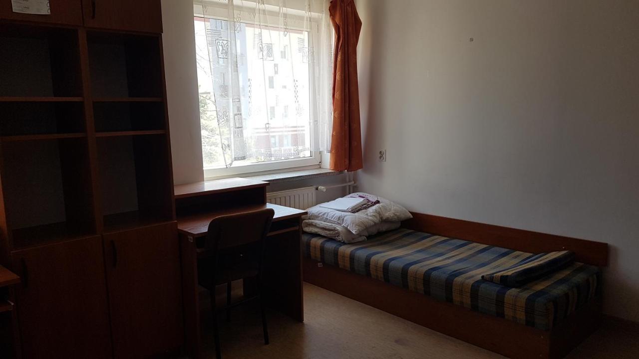 הוסטל Dom Studencki Nr 11 Gdansk Brzezno מראה חיצוני תמונה