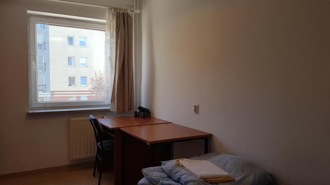 הוסטל Dom Studencki Nr 11 Gdansk Brzezno מראה חיצוני תמונה